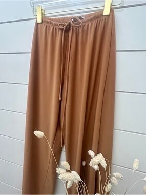 *Zara Pants* Lightweight, Wide Leg, Cropped, Drawstring • Brown • Small